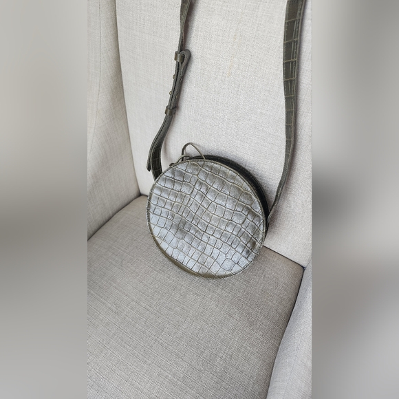 NWT The Simple Circle Crossbody: Croc Embossed Leather Edition Olive Green - Picture 2 of 7